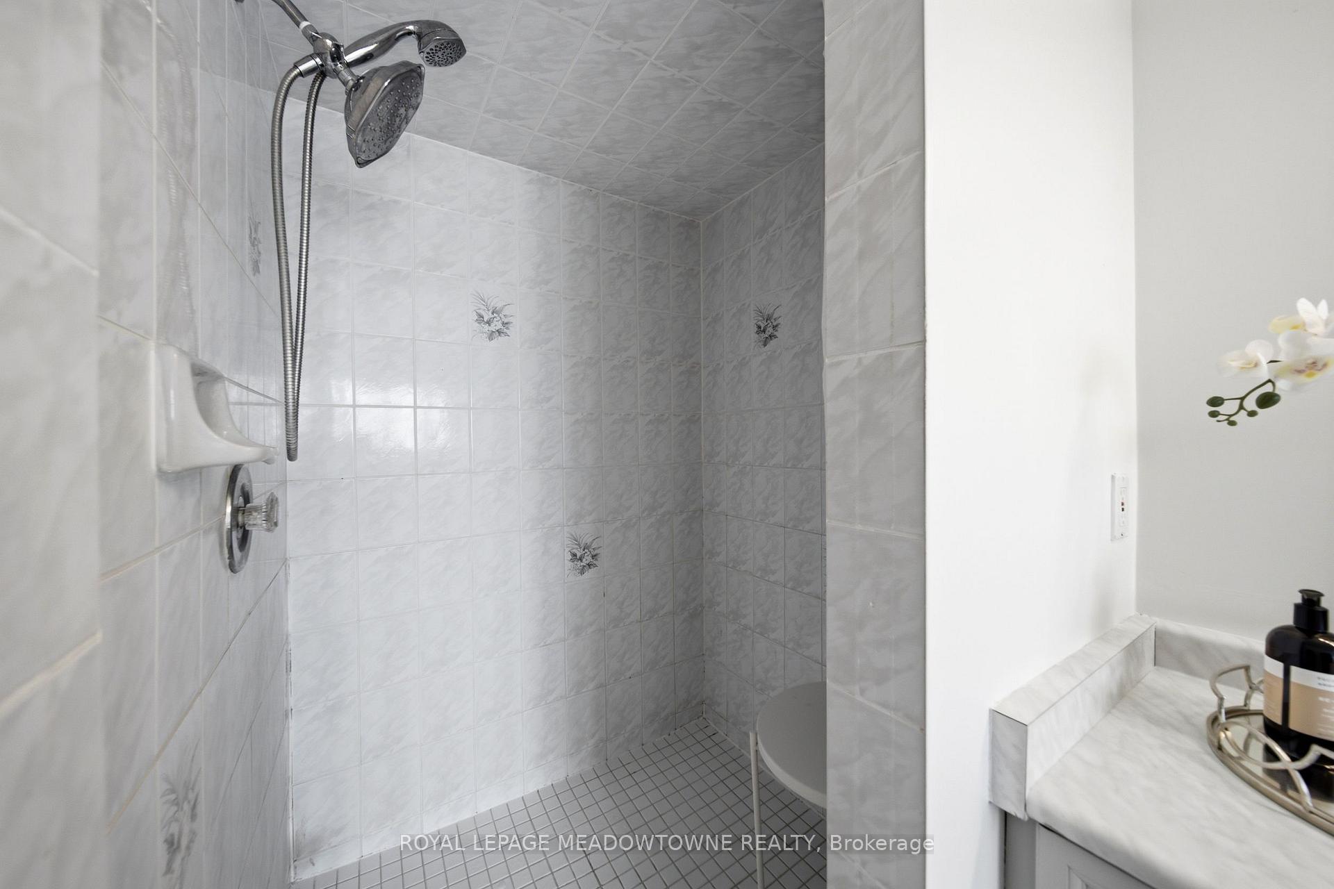 Photo 28 of 187 Barber Drive, Halton Hills, Georgetown — HOMEH