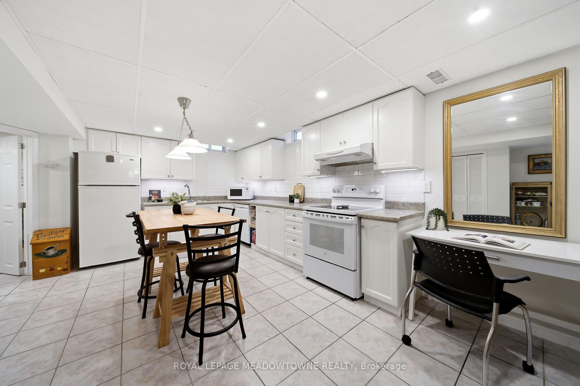 Photo 38 of 187 Barber Drive, Halton Hills, Georgetown — HOMEH