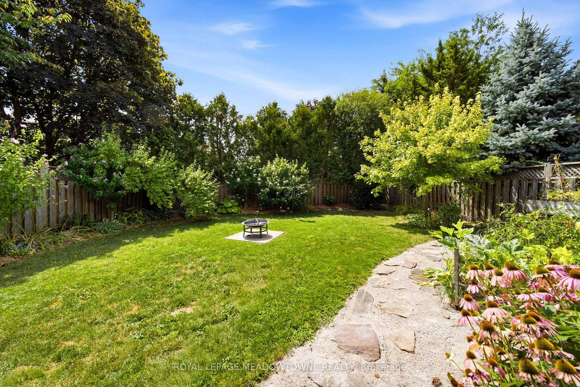 Photo 42 of 187 Barber Drive, Halton Hills, Georgetown — HOMEH