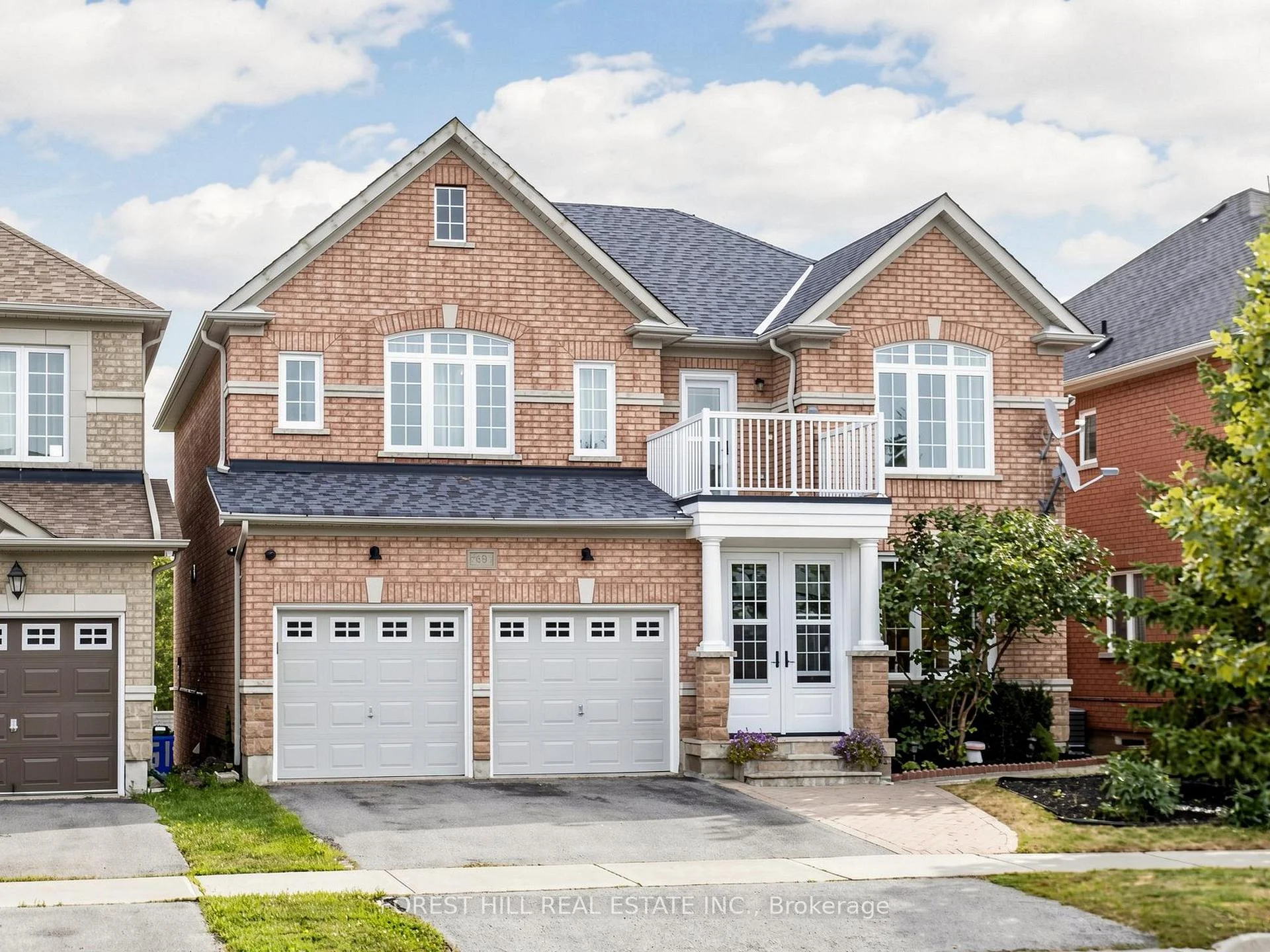 Photo 3 of 49 Grange Drive, Richmond Hill, Jefferson — HOMEH