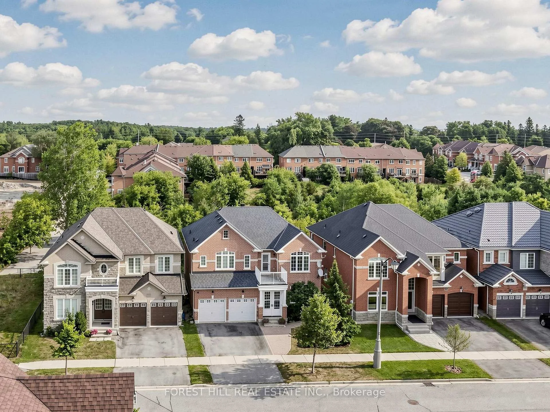 Photo 12 of 49 Grange Drive, Richmond Hill, Jefferson — HOMEH
