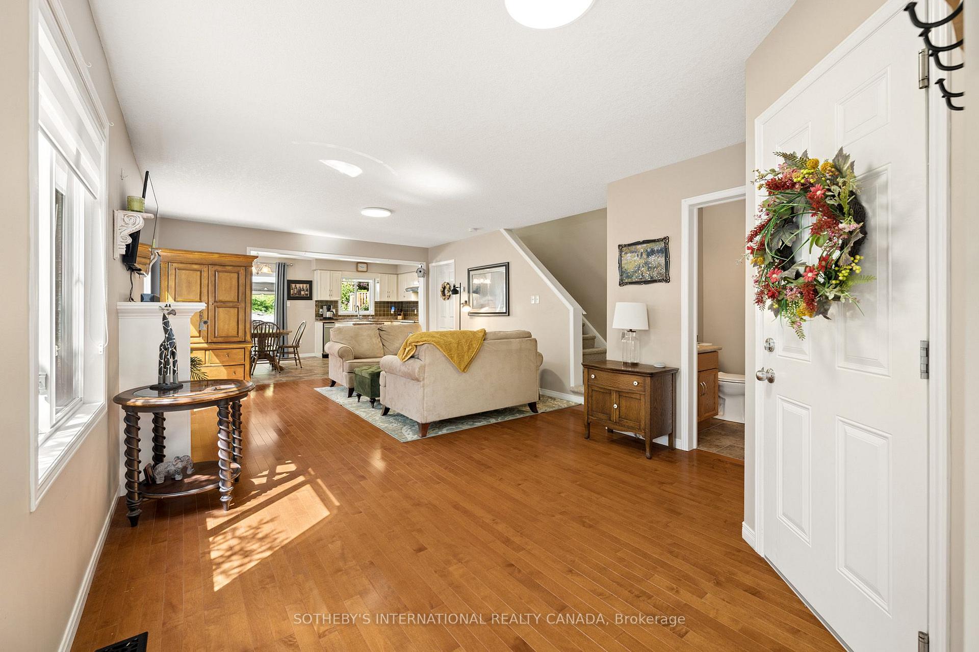 Photo 9 of 131 Upper Mercer Street, Kitchener, Grand River South — HOMEH