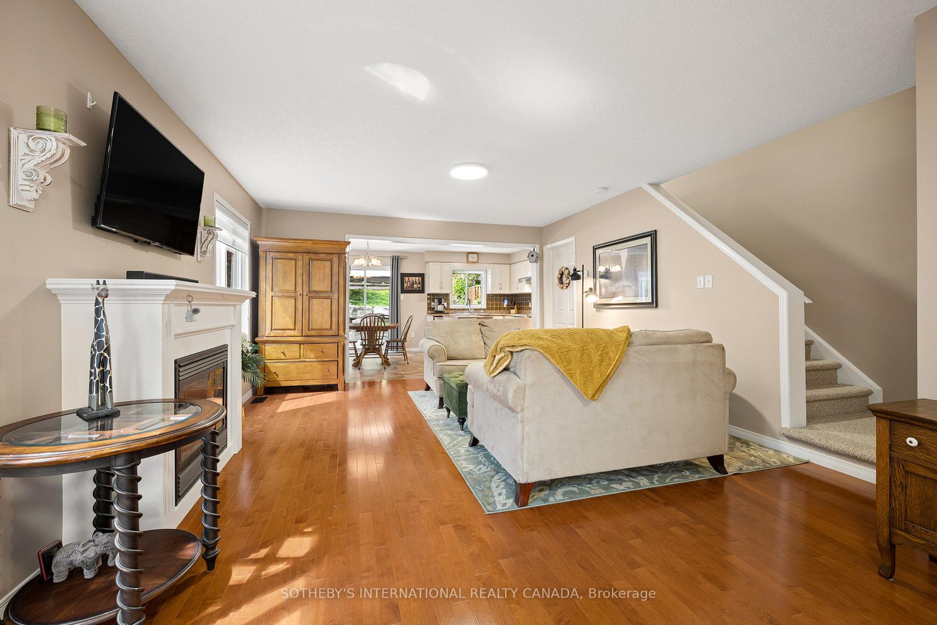 Photo 10 of 131 Upper Mercer Street, Kitchener, Grand River South — HOMEH