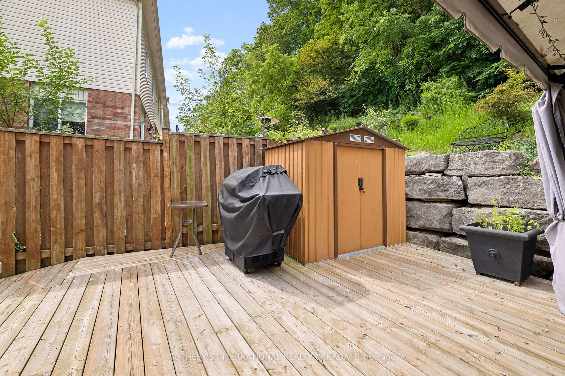 Photo 35 of 131 Upper Mercer Street, Kitchener, Grand River South — HOMEH