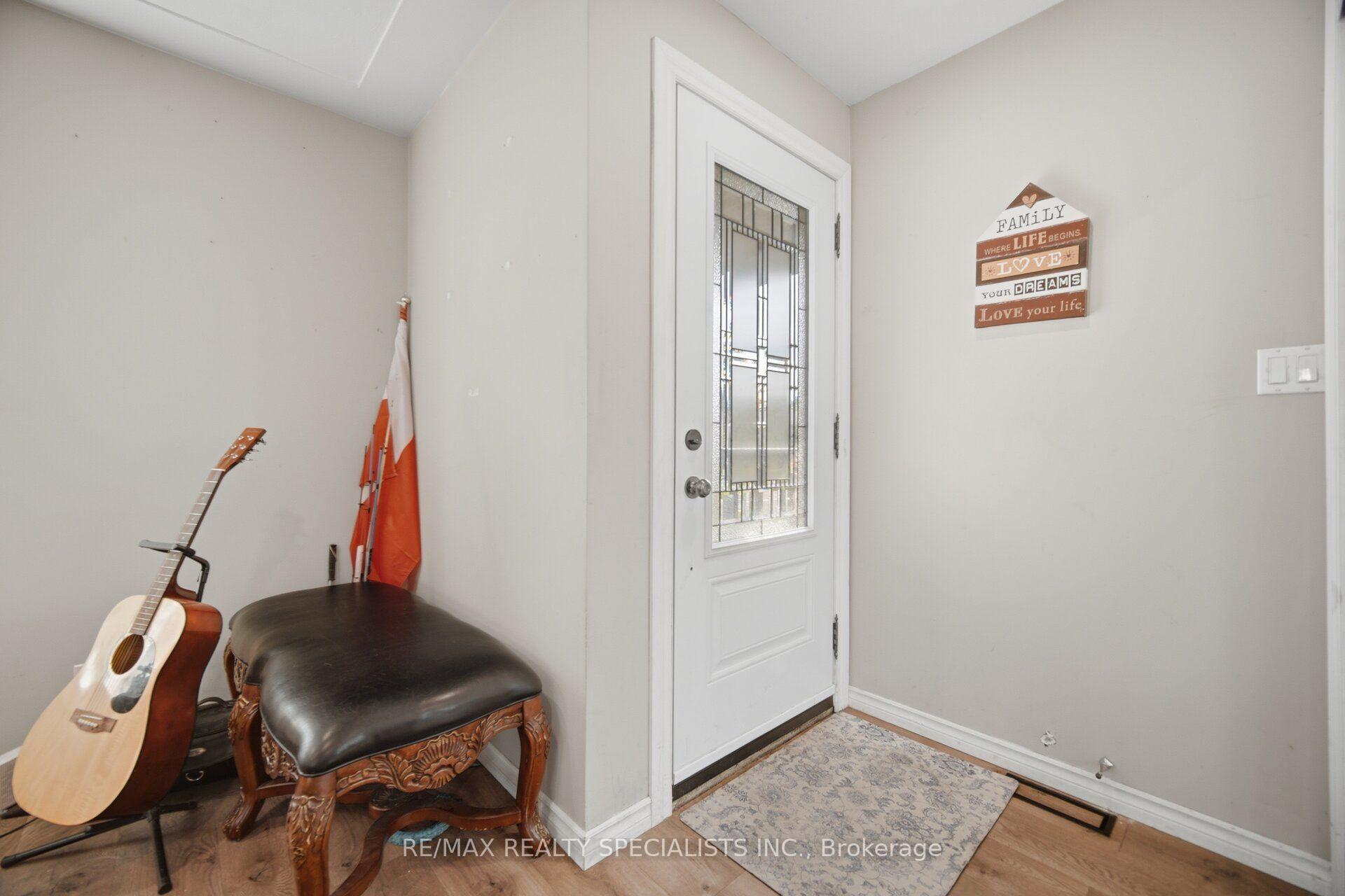 Photo 3 of 60 Elmwood Avenue, Cambridge, Greenway-Chaplin — HOMEH