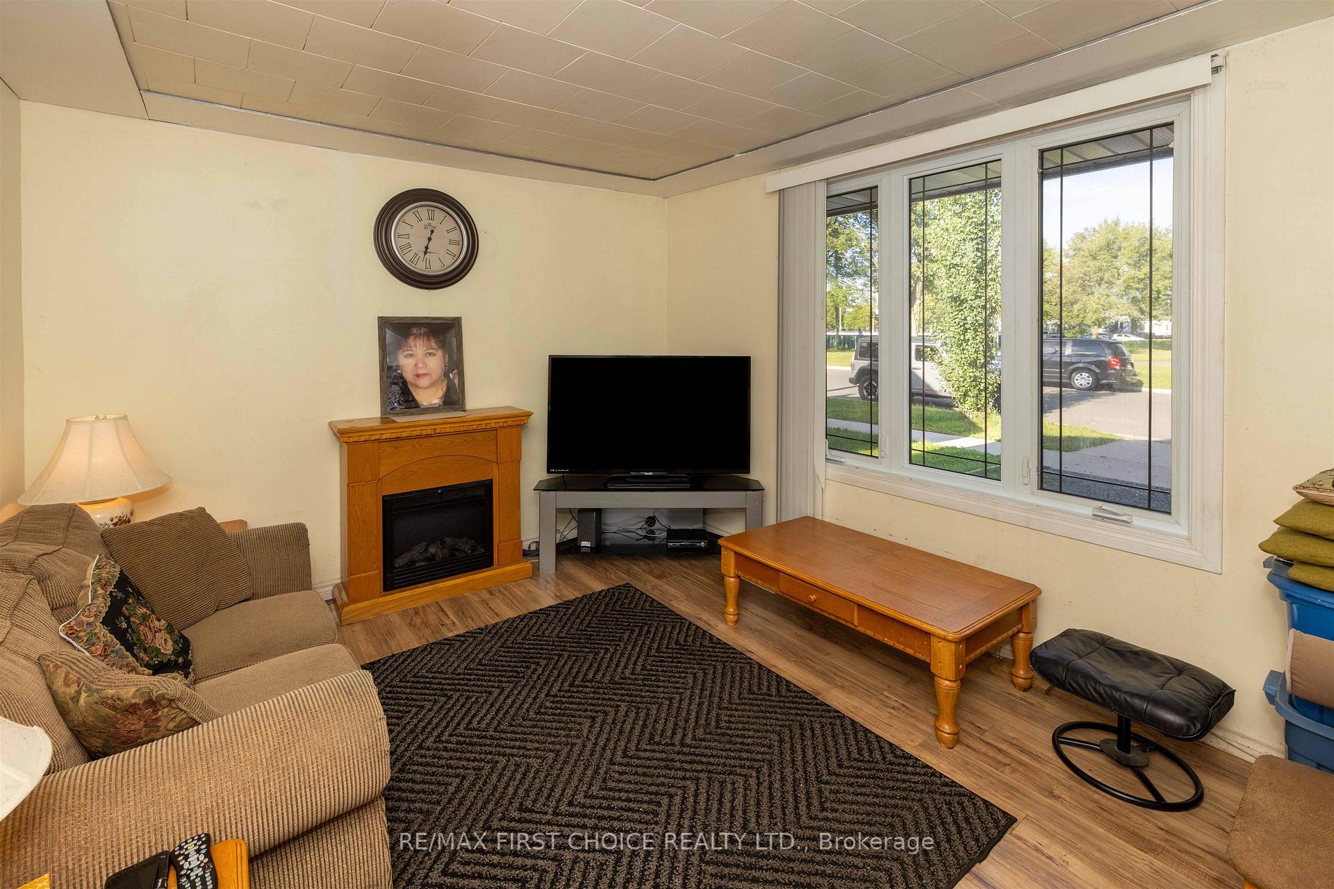 Photo 8 of 815 Minnesota Street, Thunder Bay, East End — HOMEH