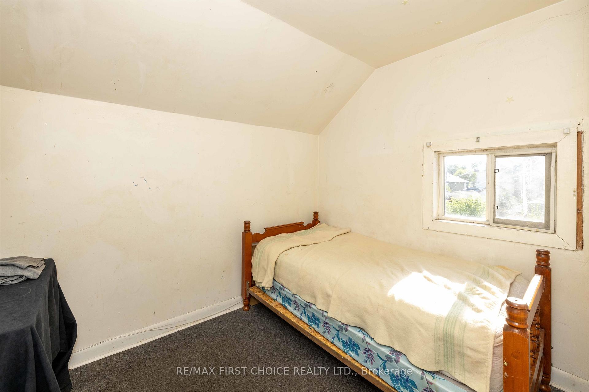 Photo 15 of 815 Minnesota Street, Thunder Bay, East End — HOMEH