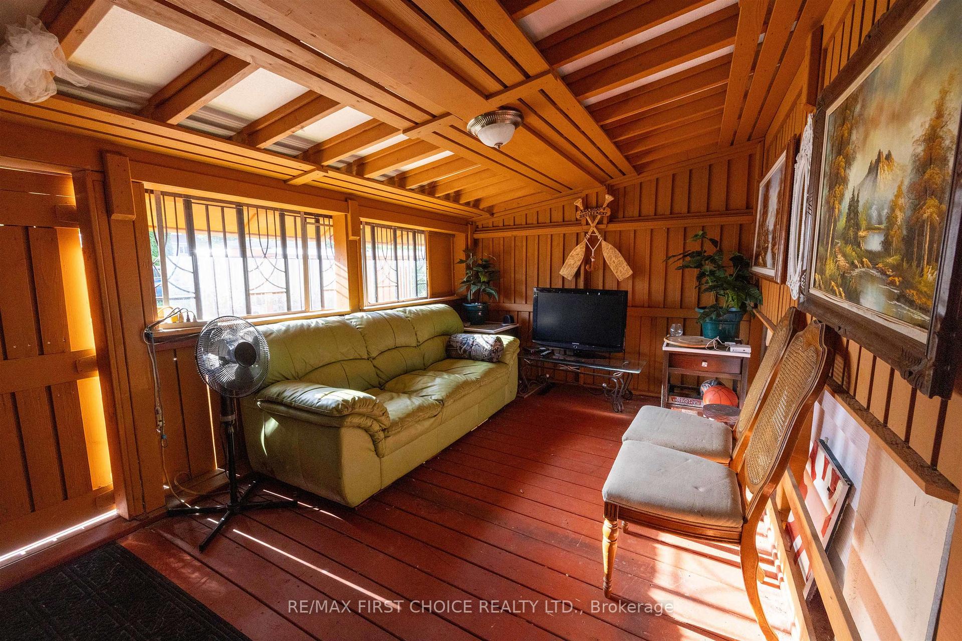 Photo 20 of 815 Minnesota Street, Thunder Bay, East End — HOMEH