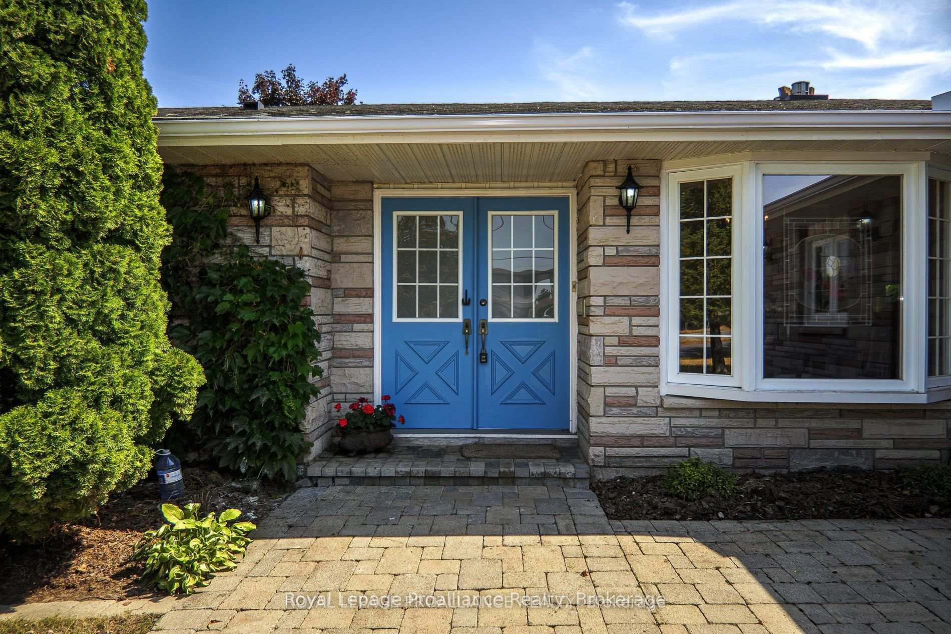 Photo 5 of 95 Baylea Drive, Quinte West, Sidney Ward — HOMEH
