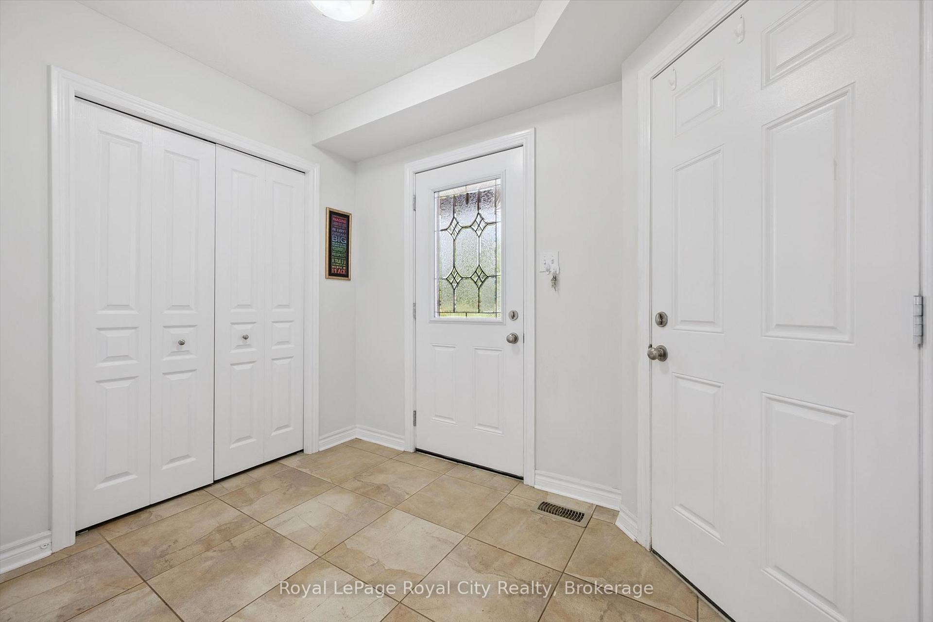 Photo 4 of 58 Wilkie Crescent, Guelph, Pineridge/Westminster Woods — HOMEH