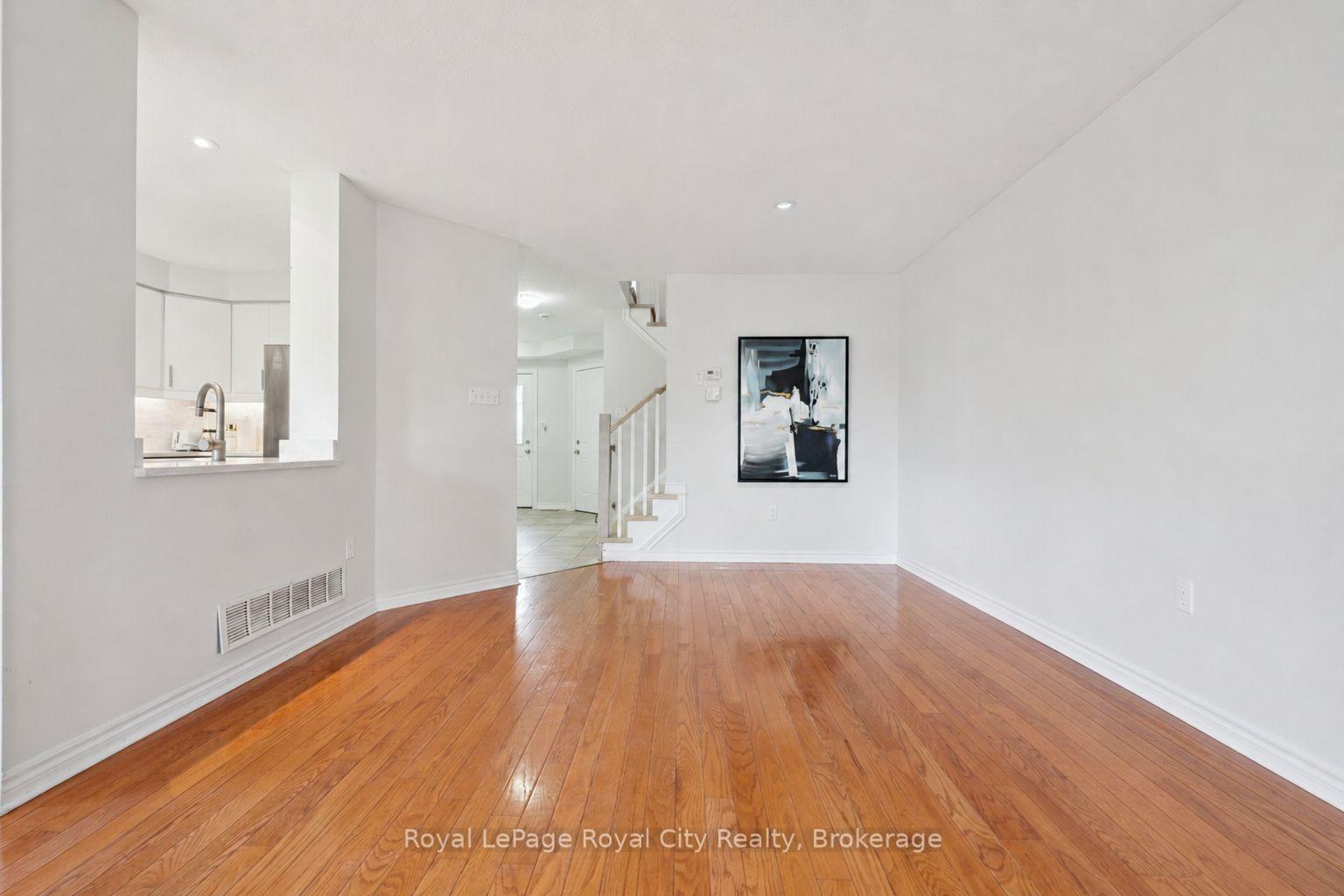 Photo 6 of 58 Wilkie Crescent, Guelph, Pineridge/Westminster Woods — HOMEH
