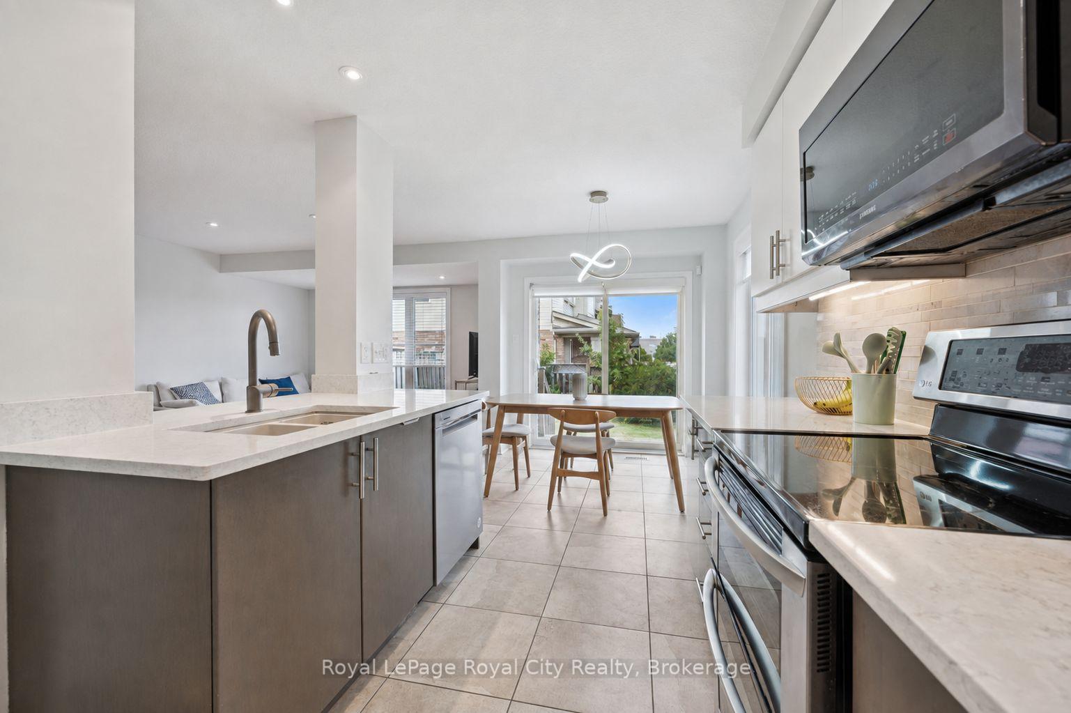 Photo 13 of 58 Wilkie Crescent, Guelph, Pineridge/Westminster Woods — HOMEH