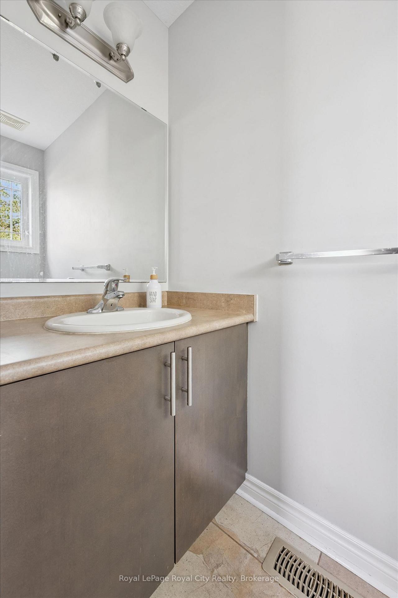 Photo 15 of 58 Wilkie Crescent, Guelph, Pineridge/Westminster Woods — HOMEH