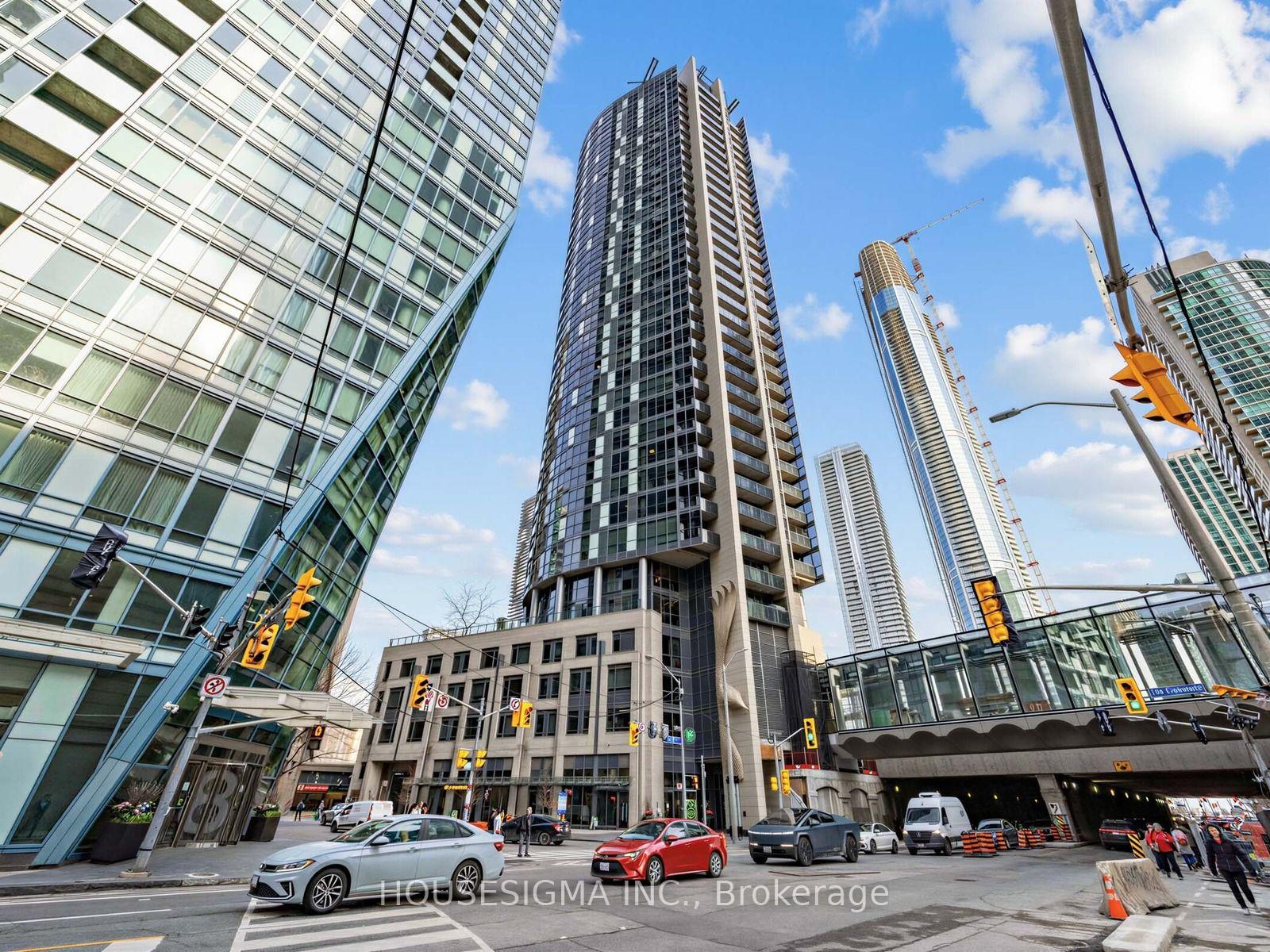 Photo 2 of Unit 2504, 1 The Esplanade Drive, Toronto, Waterfront Communities — HOMEH