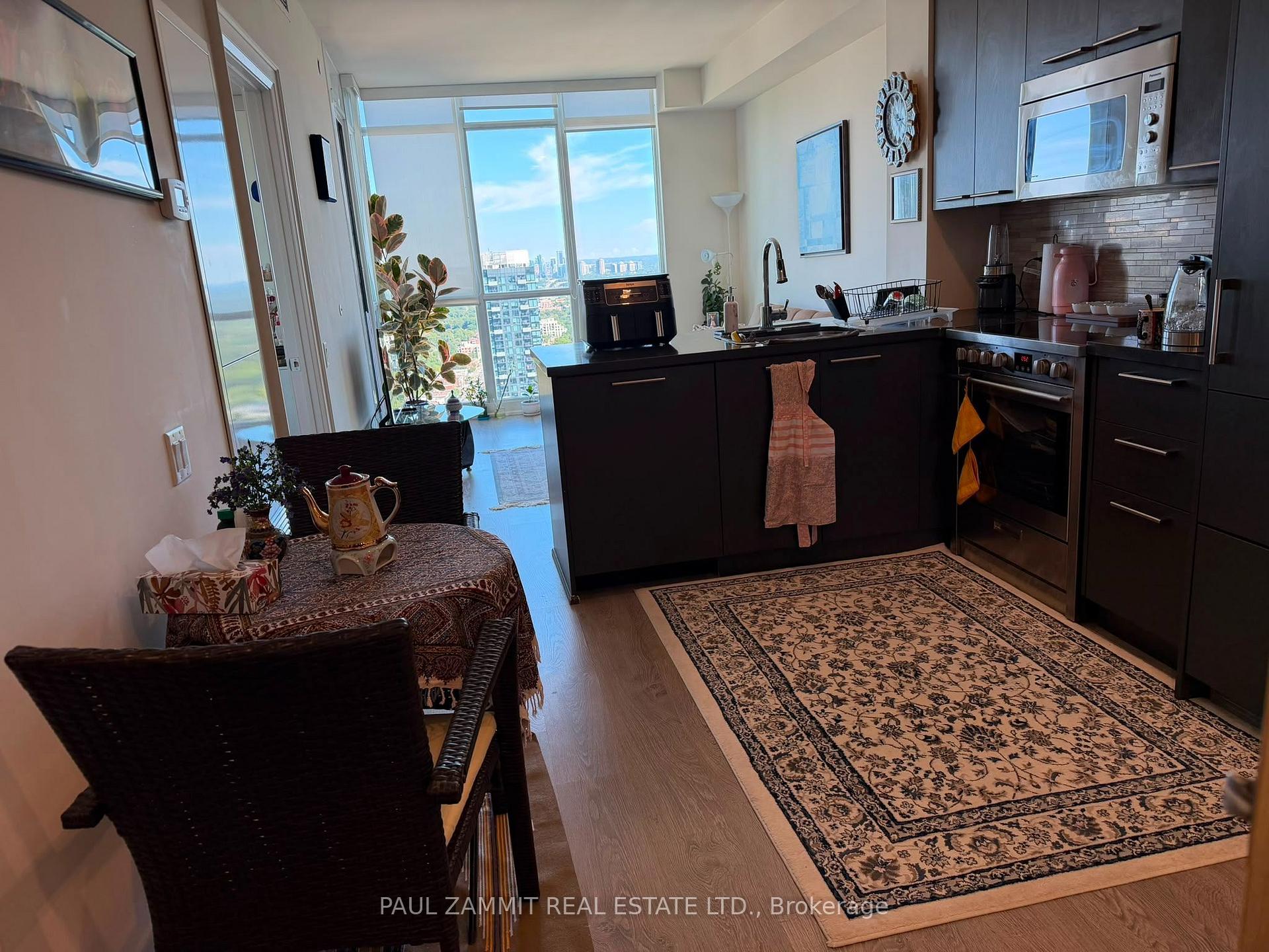 Photo 3 of Unit PH05, 30 Roehampton Avenue, Toronto, Mount Pleasant West — HOMEH