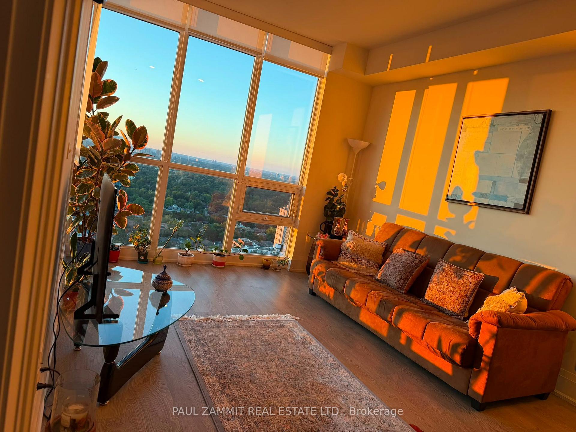 Photo 5 of Unit PH05, 30 Roehampton Avenue, Toronto, Mount Pleasant West — HOMEH