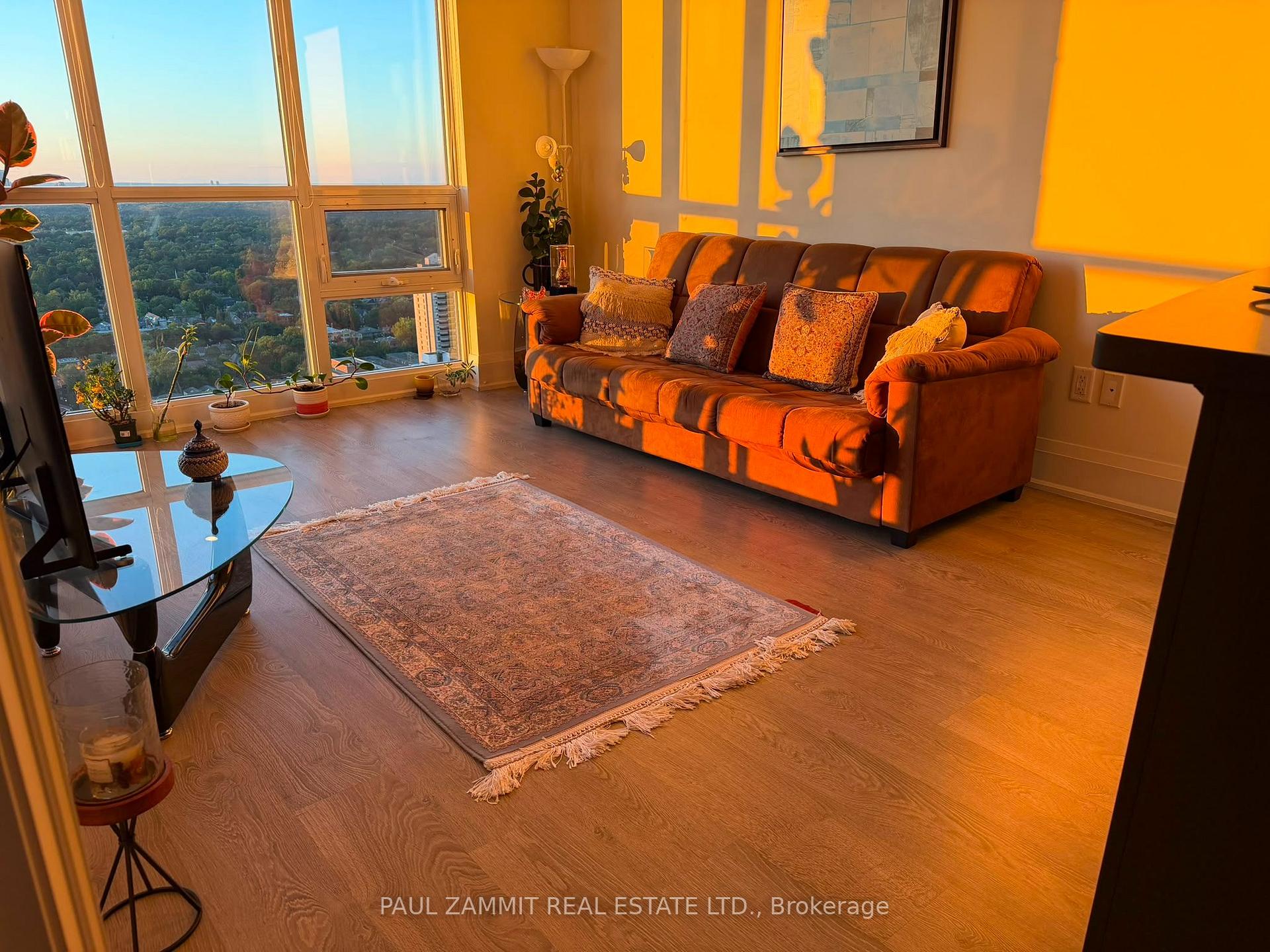 Photo 6 of Unit PH05, 30 Roehampton Avenue, Toronto, Mount Pleasant West — HOMEH