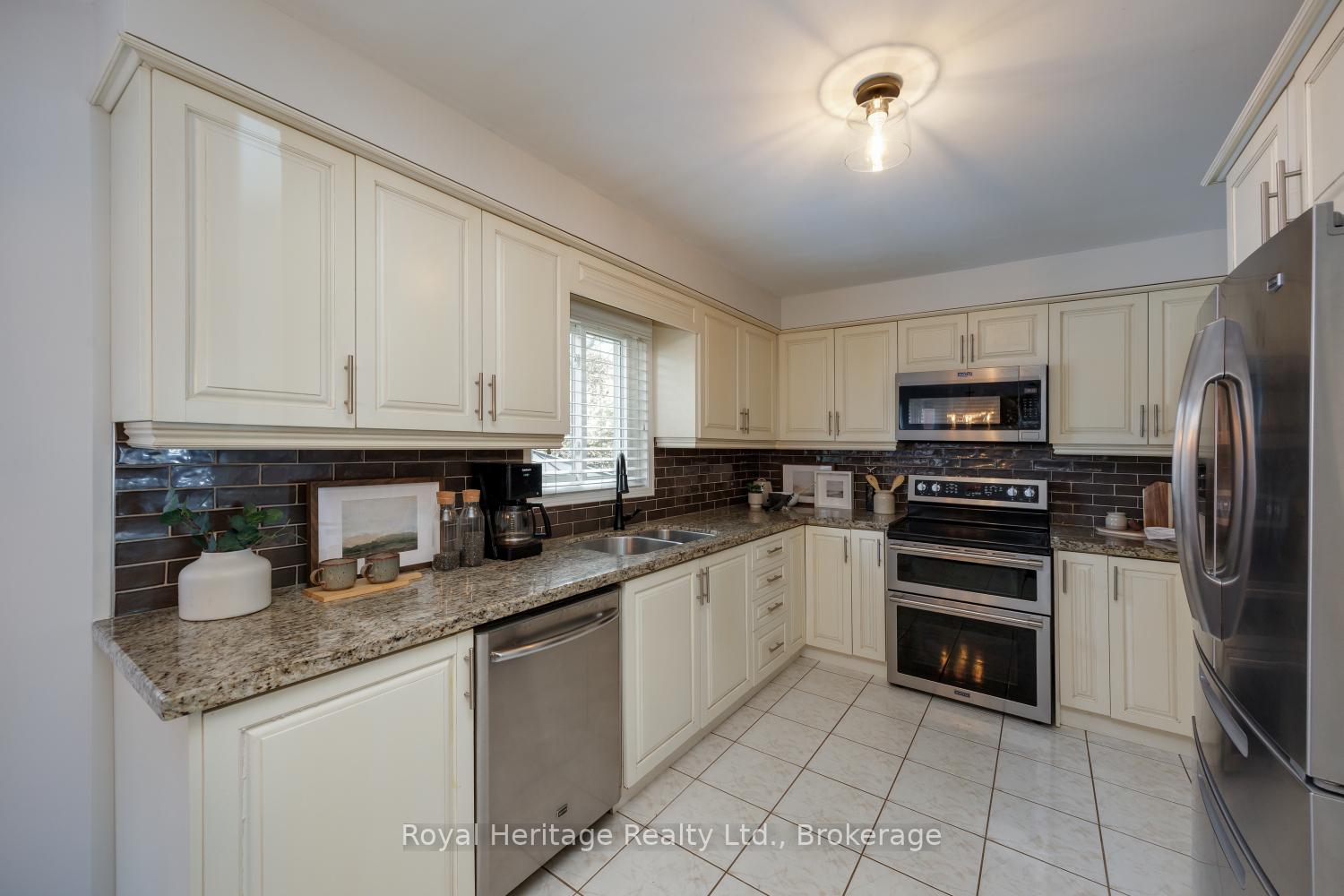 Photo 15 of 16 Donald Wilson Street, Whitby, Rolling Acres — HOMEH