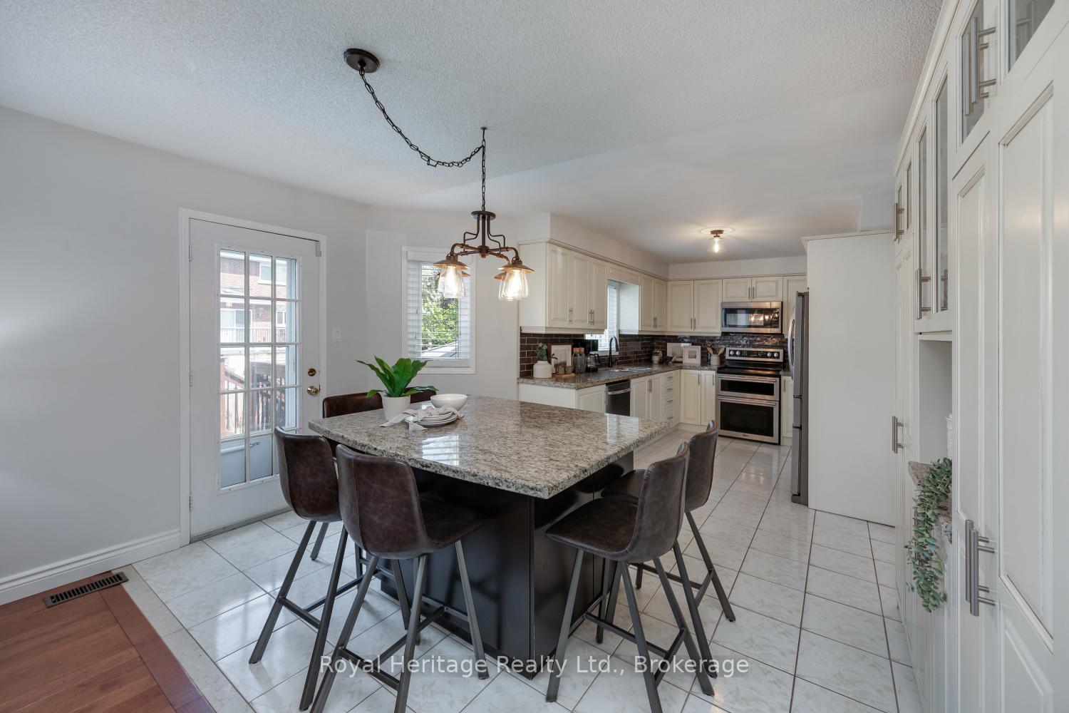 Photo 20 of 16 Donald Wilson Street, Whitby, Rolling Acres — HOMEH