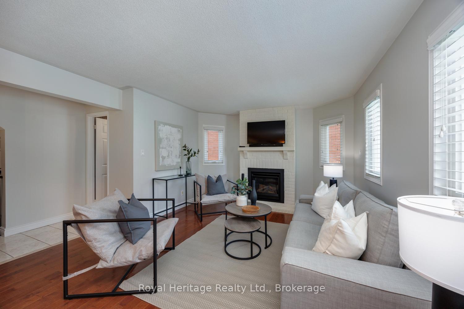Photo 22 of 16 Donald Wilson Street, Whitby, Rolling Acres — HOMEH