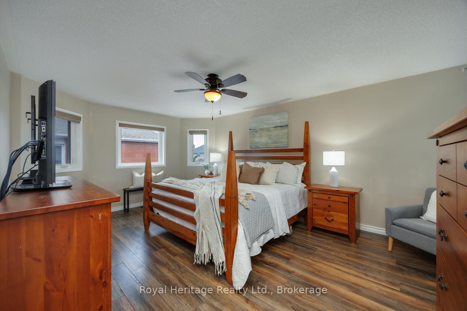 Photo 28 of 16 Donald Wilson Street, Whitby, Rolling Acres — HOMEH