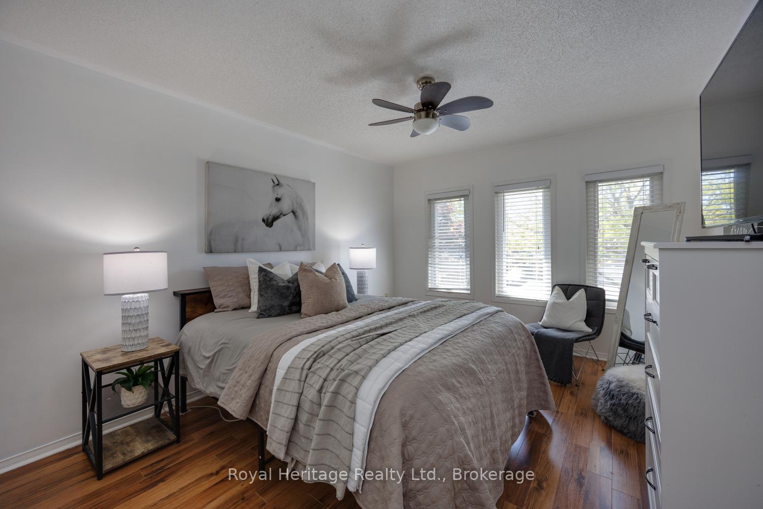 Photo 33 of 16 Donald Wilson Street, Whitby, Rolling Acres — HOMEH
