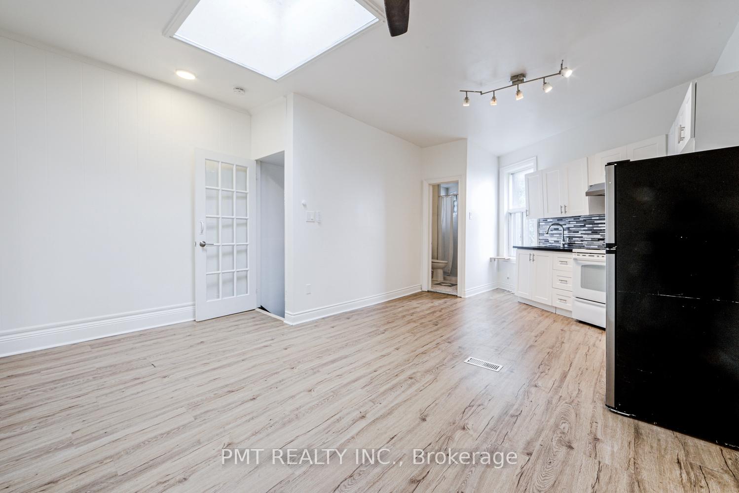 Photo 7 of Unit Upper, 2045 Davenport Road, Toronto, Weston-Pellam Park — HOMEH