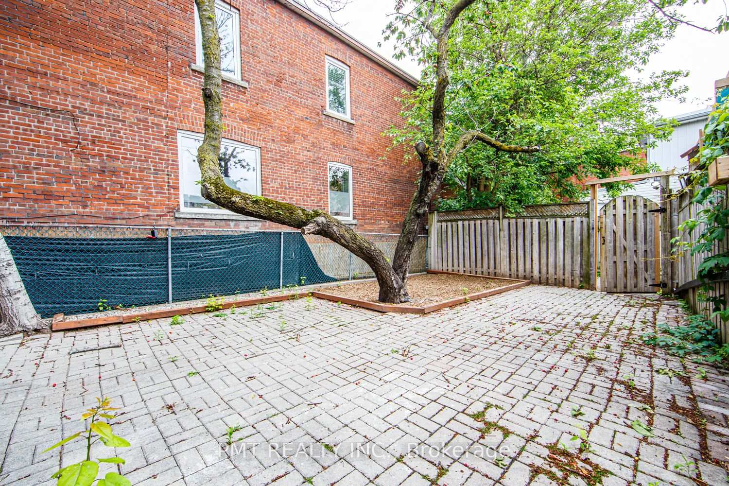Photo 31 of Unit Upper, 2045 Davenport Road, Toronto, Weston-Pellam Park — HOMEH
