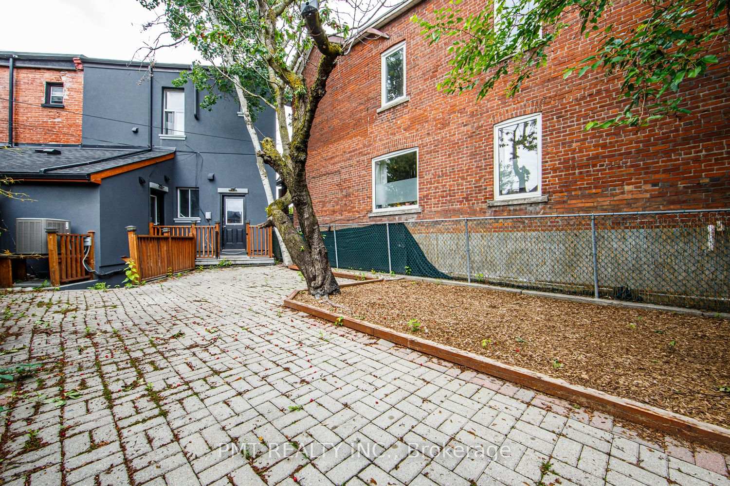 Photo 32 of Unit Upper, 2045 Davenport Road, Toronto, Weston-Pellam Park — HOMEH