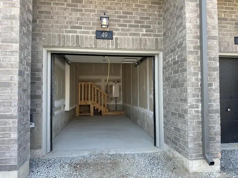 Photo 3 of 49 Gateway Drive, Barrie, Rural Barrie Southeast — HOMEH