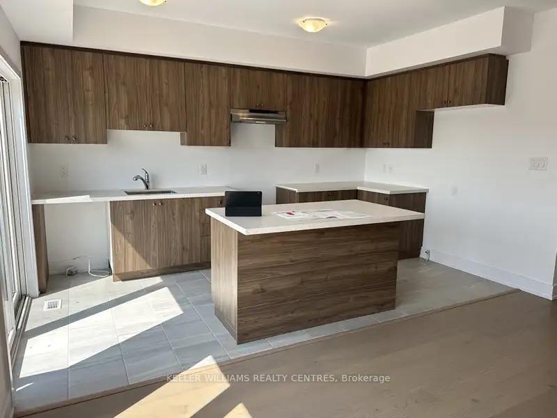 Photo 5 of 49 Gateway Drive, Barrie, Rural Barrie Southeast — HOMEH