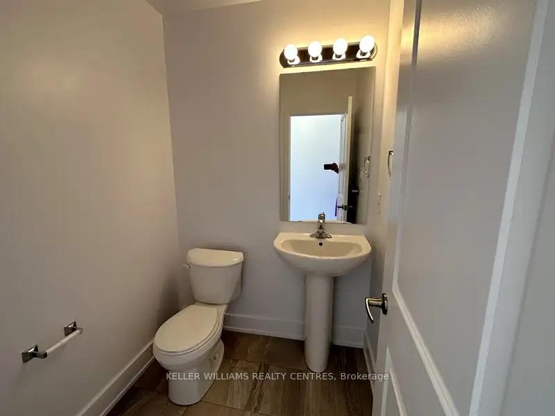 Photo 10 of 49 Gateway Drive, Barrie, Rural Barrie Southeast — HOMEH