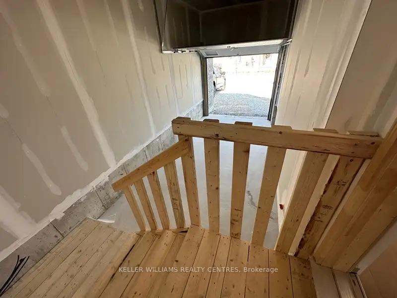 Photo 23 of 49 Gateway Drive, Barrie, Rural Barrie Southeast — HOMEH