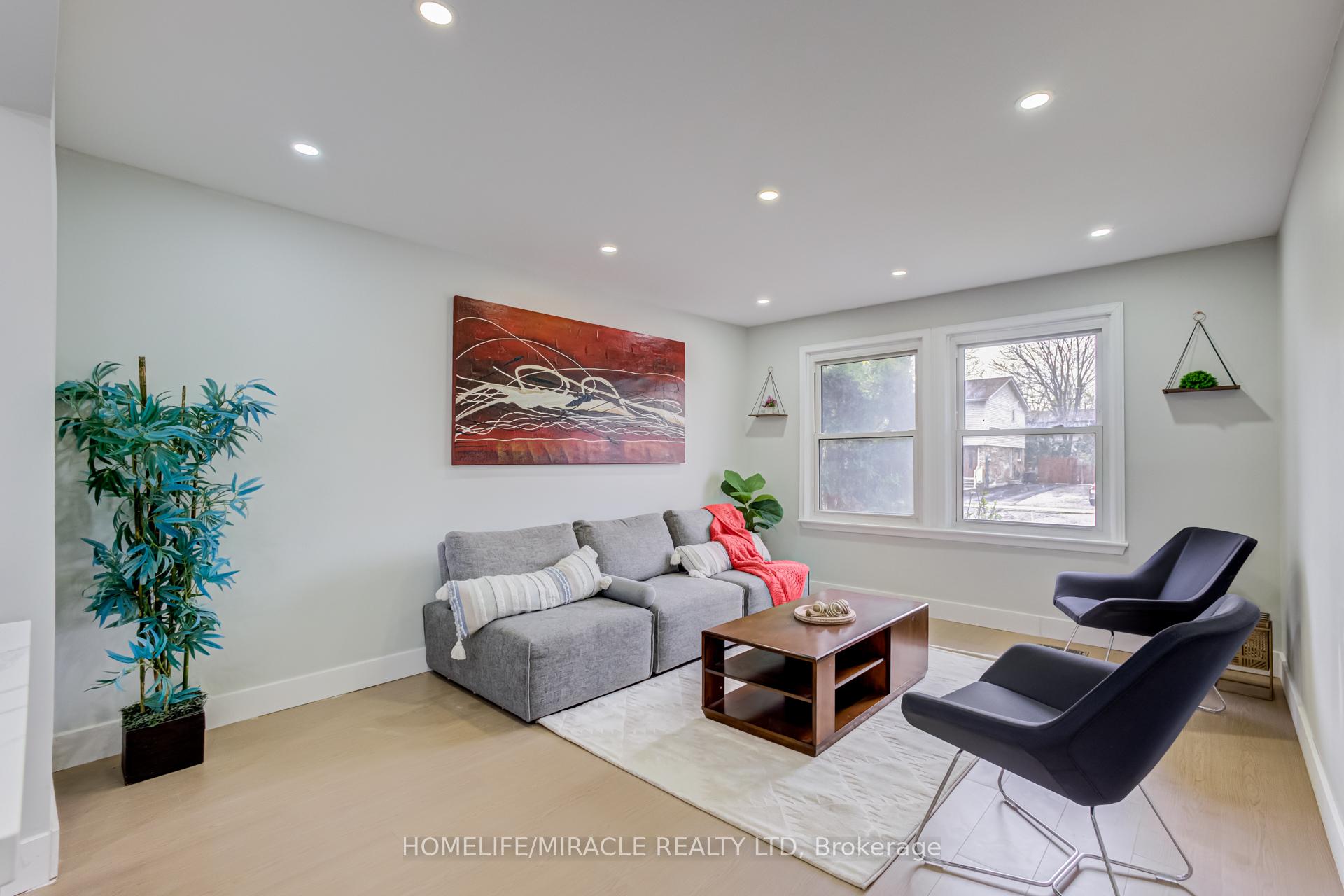 Photo 4 of 122 Ormond Drive, Oshawa, Samac — HOMEH