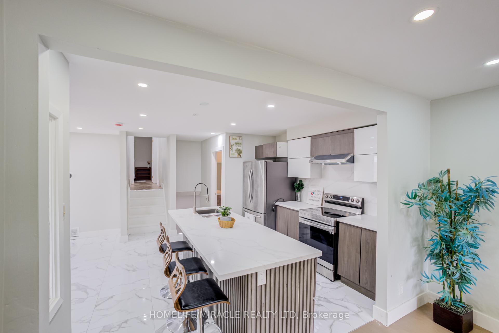 Photo 5 of 122 Ormond Drive, Oshawa, Samac — HOMEH