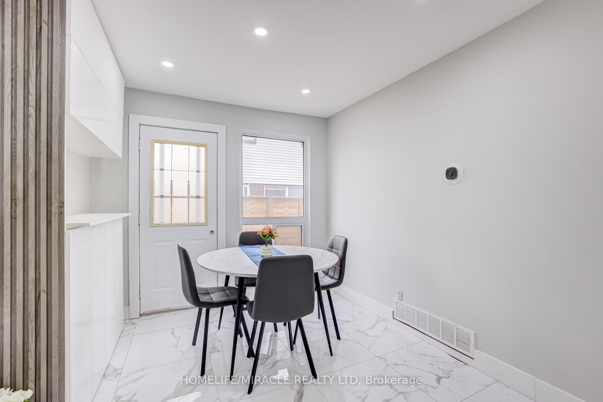 Photo 8 of 122 Ormond Drive, Oshawa, Samac — HOMEH