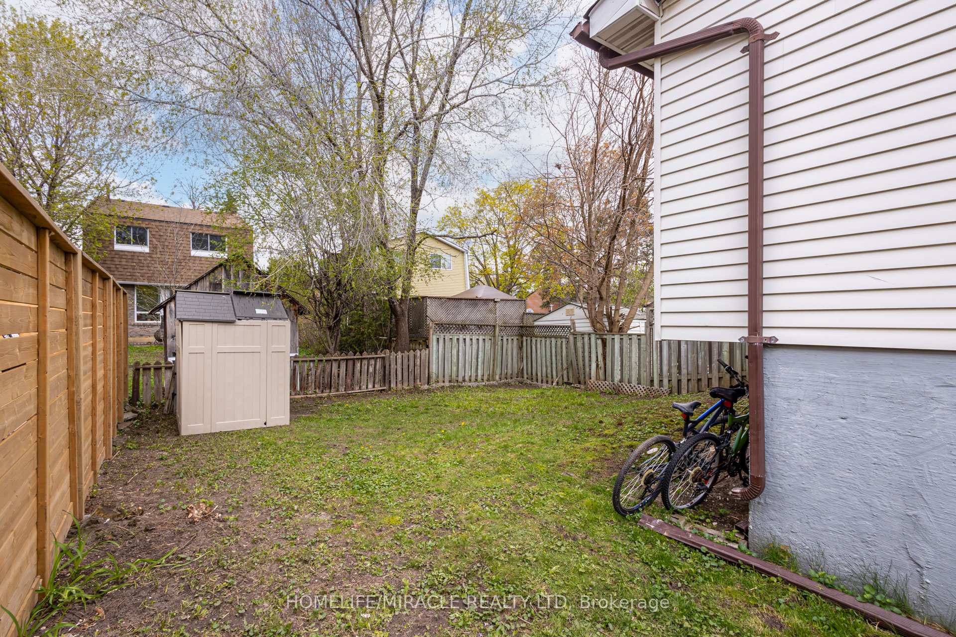 Photo 44 of 122 Ormond Drive, Oshawa, Samac — HOMEH
