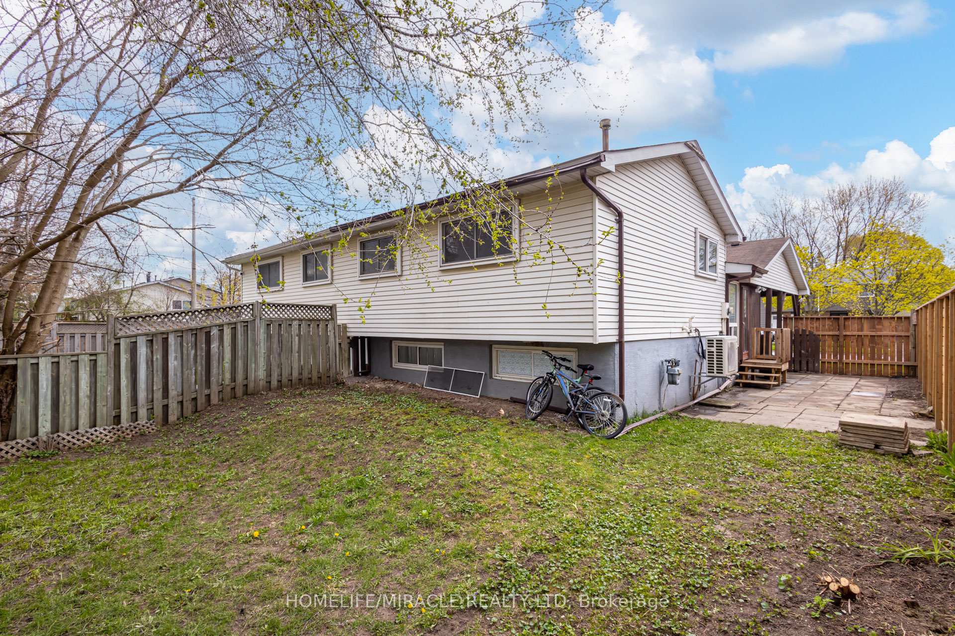Photo 45 of 122 Ormond Drive, Oshawa, Samac — HOMEH