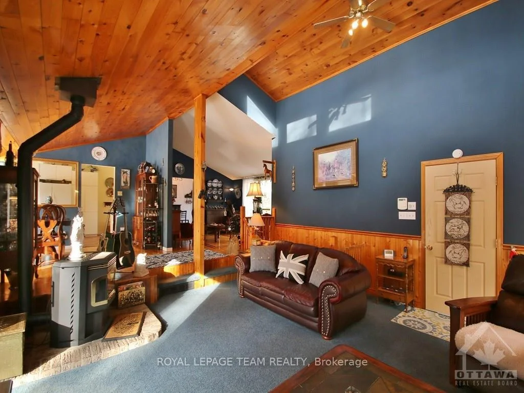 Photo 7 of 1663 Christina Crescent, North Dundas, North Dundas (Mountain) Twp — HOMEH