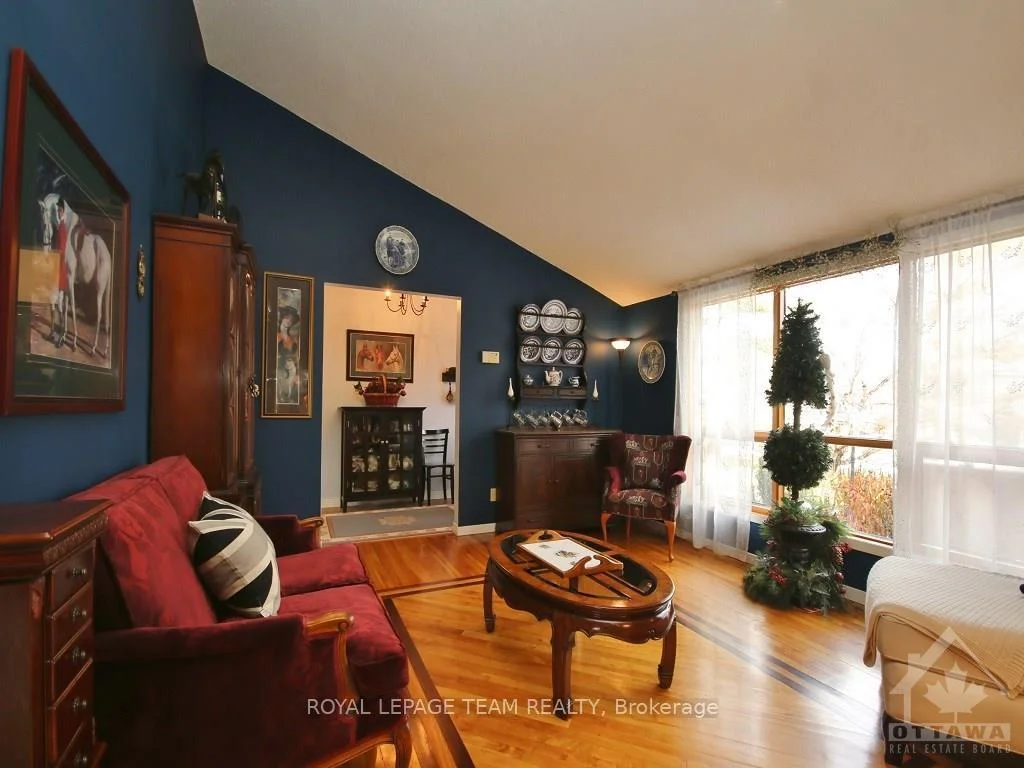 Photo 10 of 1663 Christina Crescent, North Dundas, North Dundas (Mountain) Twp — HOMEH
