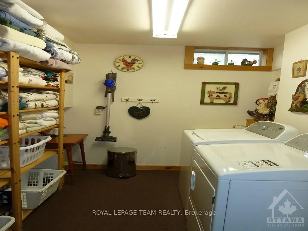 Photo 25 of 1663 Christina Crescent, North Dundas, North Dundas (Mountain) Twp — HOMEH