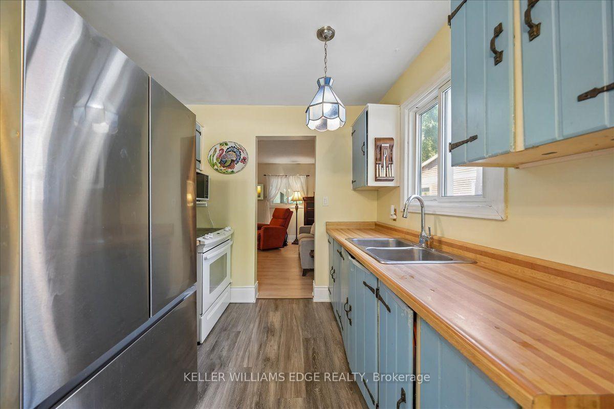 Photo 12 of 2320 Middlesmoor Crescent, Burlington, Brant Hills — HOMEH