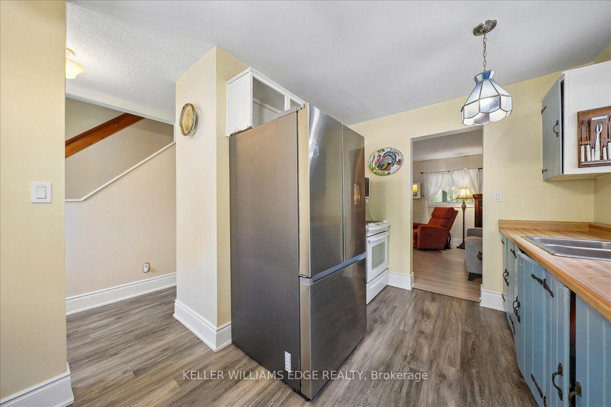 Photo 13 of 2320 Middlesmoor Crescent, Burlington, Brant Hills — HOMEH
