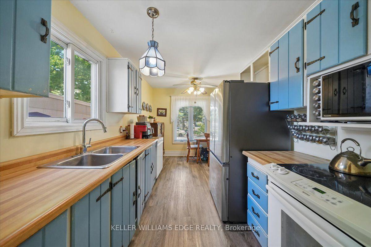 Photo 15 of 2320 Middlesmoor Crescent, Burlington, Brant Hills — HOMEH