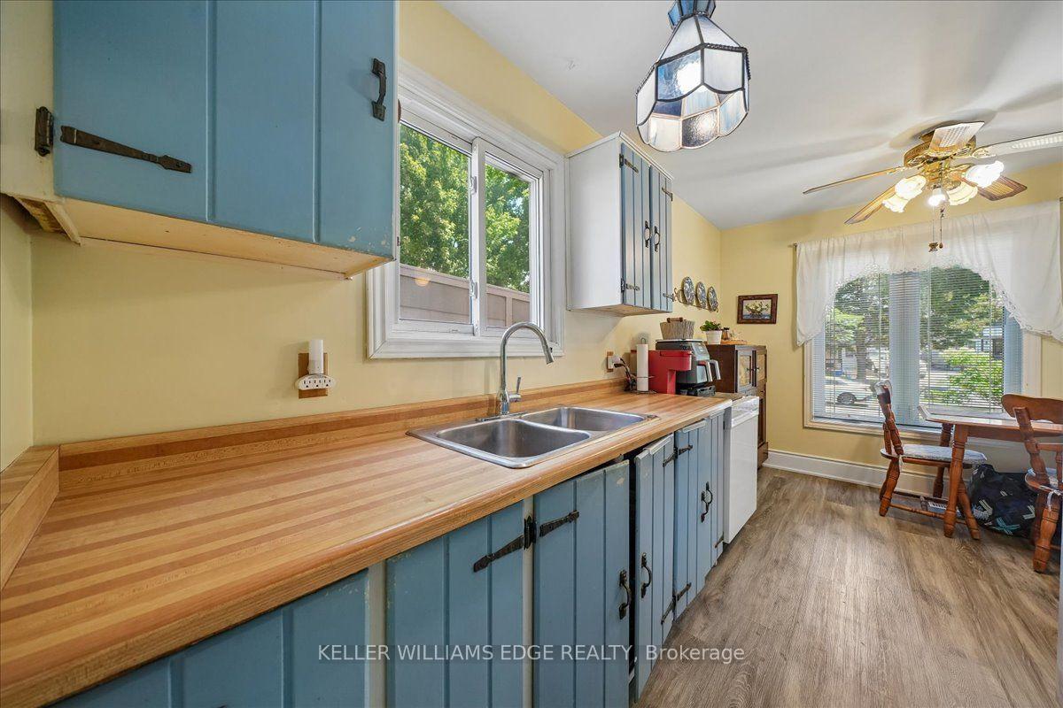 Photo 16 of 2320 Middlesmoor Crescent, Burlington, Brant Hills — HOMEH