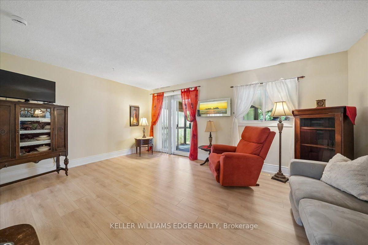 Photo 19 of 2320 Middlesmoor Crescent, Burlington, Brant Hills — HOMEH