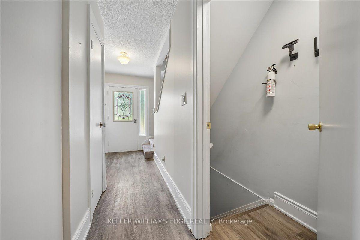 Photo 25 of 2320 Middlesmoor Crescent, Burlington, Brant Hills — HOMEH