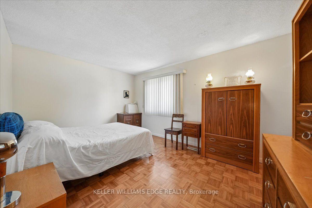 Photo 34 of 2320 Middlesmoor Crescent, Burlington, Brant Hills — HOMEH
