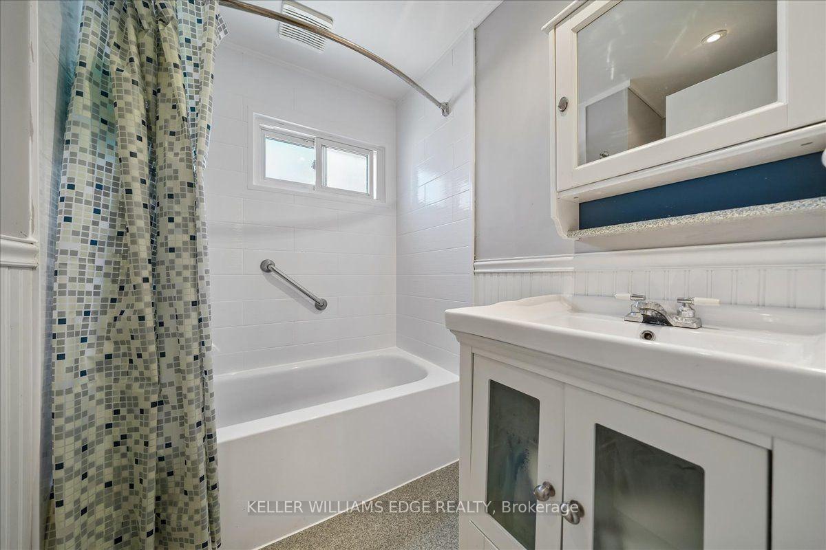 Photo 36 of 2320 Middlesmoor Crescent, Burlington, Brant Hills — HOMEH
