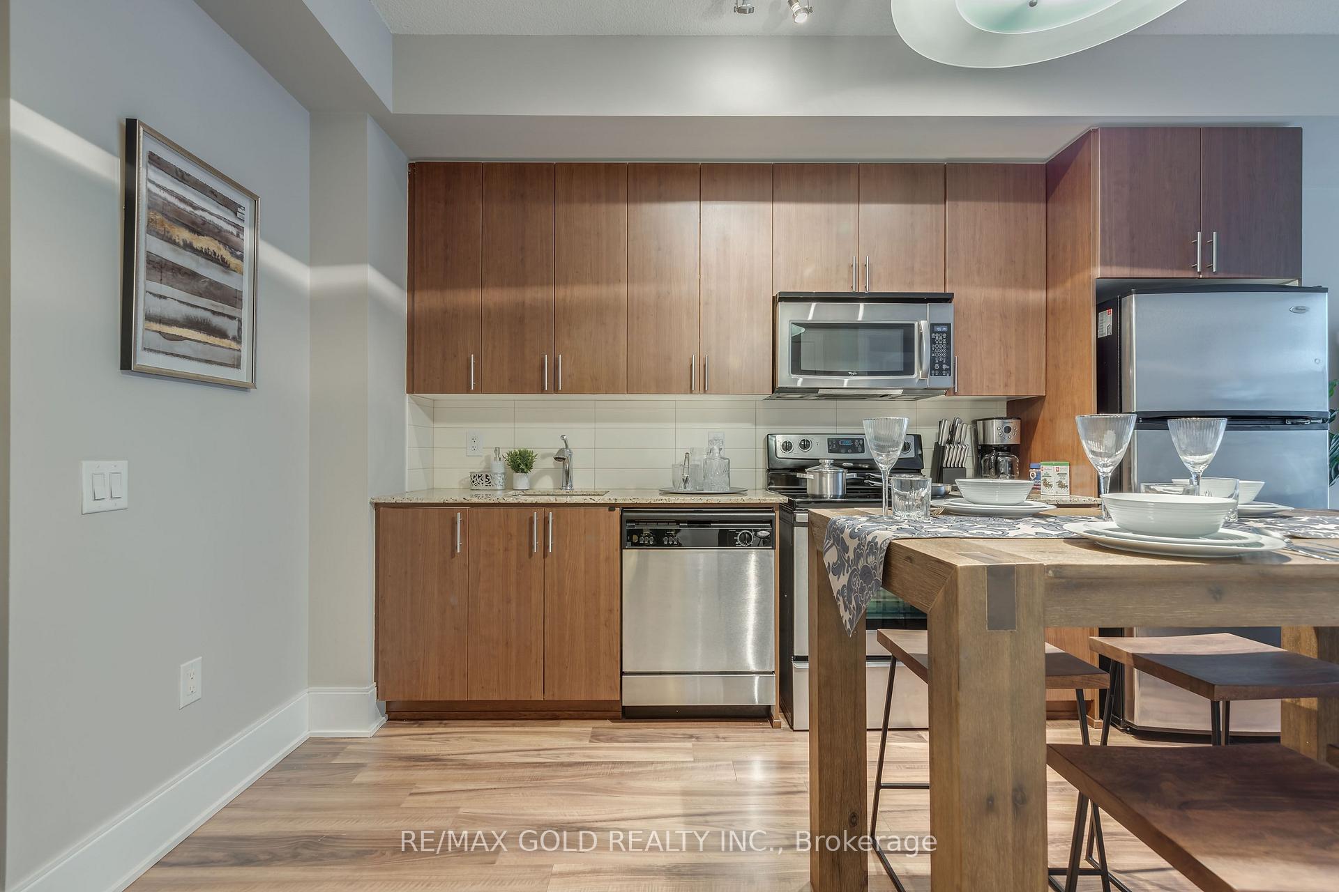 Photo 5 of Unit 809, 560 Front Street W, Toronto, Waterfront Communities — HOMEH
